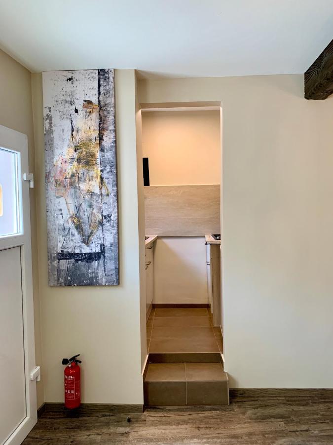 Am Brunnen Apartment *